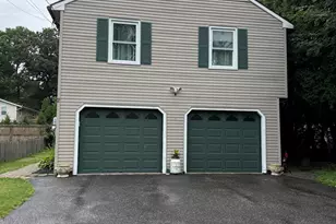 2 Hamburg St, Shelton, CT 06484 - Photo 3