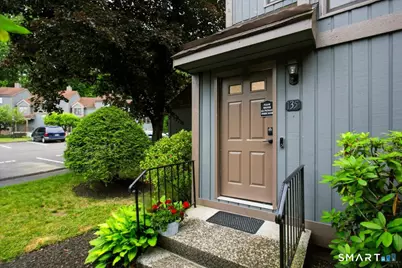 135 Heatherwood Drive #135, Brookfield, CT 06804 - Photo 3