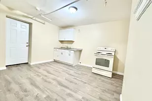 135 W Main St, Waterbury, CT 06702 - Photo 1