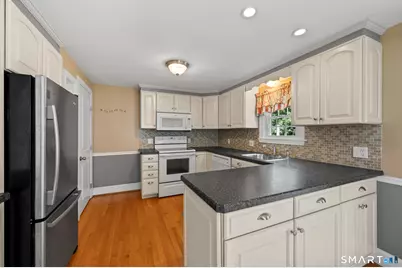 37 Kensington Street, Manchester, CT 06040 - Photo 11