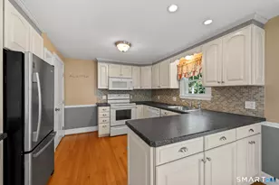 37 Kensington St, Manchester, CT 06040 - Photo 11