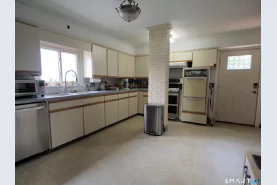 9 Lawton Terrace, Ansonia, CT 06401 - Photo 11