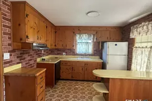 64 Macauley Ave, Waterbury, CT 06705 - Photo 11