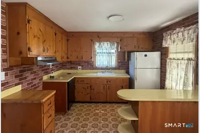 64 Macauley Avenue, Waterbury, CT 06705 - Photo 9