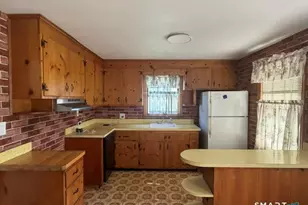 64 Macauley Ave, Waterbury, CT 06705 - Photo 9
