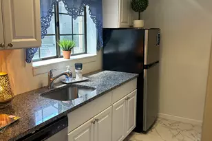42 N Main St, West Hartford, CT 06107 - Photo 7