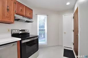 71 Wellington Dr, Farmington, CT 06032 - Photo 7