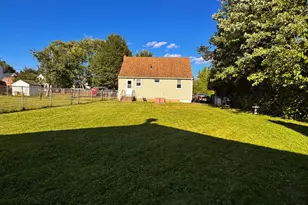 17 Fulton St, New Britain, CT 06051 - Photo 3