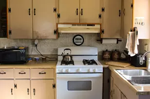 17 Fulton St, New Britain, CT 06051 - Photo 7