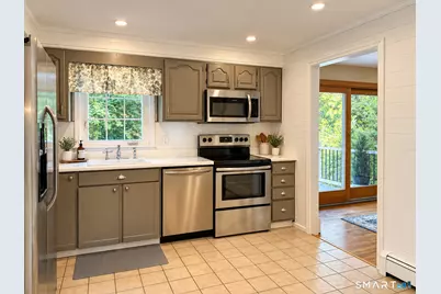 70 Dannell Drive, Stamford, CT 06905 - Photo 9