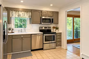 70 Dannell Dr, Stamford, CT 06905 - Photo 9