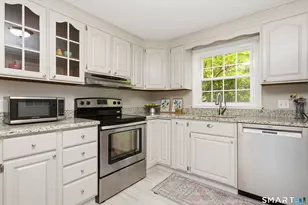 1706 Main St, Glastonbury, CT 06033 - Photo 13