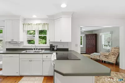 39 Buckingham Street, Stonington, CT 06379 - Photo 9