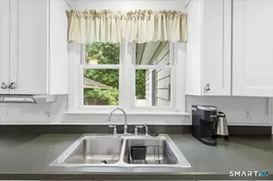 39 Buckingham St, Stonington, CT 06379 - Photo 13