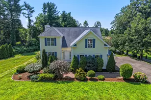 20 Ridgewood Ct, Hamden, CT 06473 - Photo 1