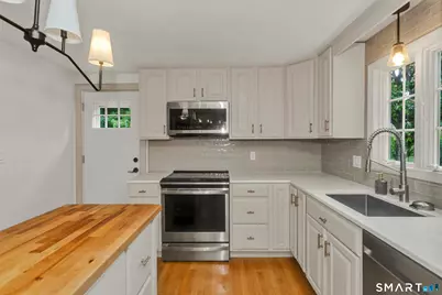 16 Coolidge Drive, Enfield, CT 06082 - Photo 3