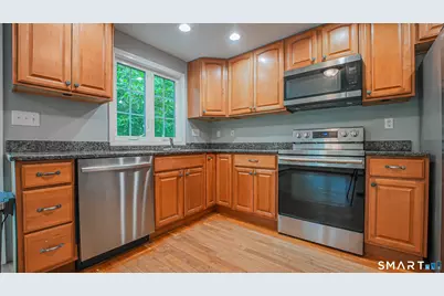 16 Miami Street, East Haven, CT 06513 - Photo 5