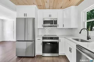 21 Meadow St, Milford, CT 06460 - Photo 19