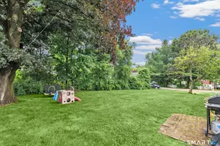 240 Blackhouse Rd, Trumbull, CT 06611 - Photo 3