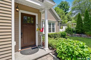 12 Cottage Pl, Trumbull, CT 06611 - Photo 3