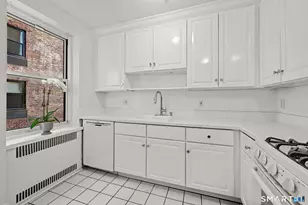 25 W Elm St, Greenwich, CT 06830 - Photo 9