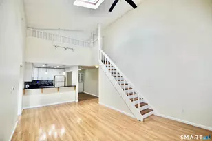 18 Amsterdam Ave, Bridgeport, CT 06606 - Photo 9