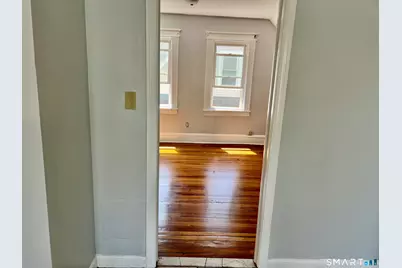 137 Hollister Avenue, Bridgeport, CT 06610 - Photo 9