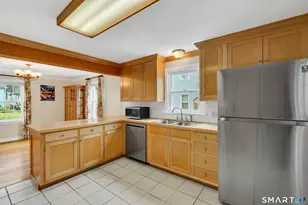 28 Huber Ave, Meriden, CT 06450 - Photo 5