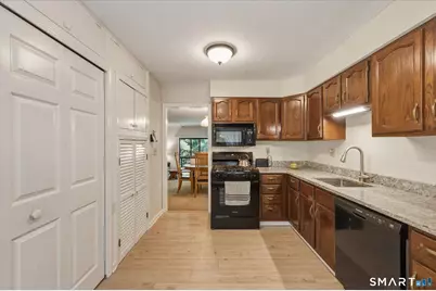 330 Conestoga Way #330, Glastonbury, CT 06033 - Photo 11