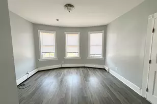 215 Read St, Bridgeport, CT 06607 - Photo 7