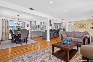 16 Williamsburg Dr, Orange, CT 06477 - Photo 3