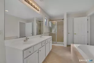 25 Fenwick Dr, Avon, CT 06001 - Photo 23