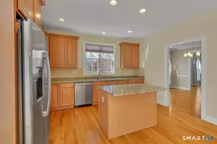 25 Fenwick Dr, Avon, CT 06001 - Photo 7