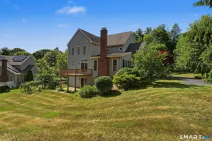 25 Fenwick Dr, Avon, CT 06001 - Photo 3