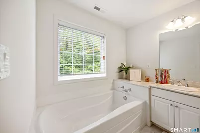 10 Ridgewood Drive #10, Middlebury, CT 06762 - Photo 17
