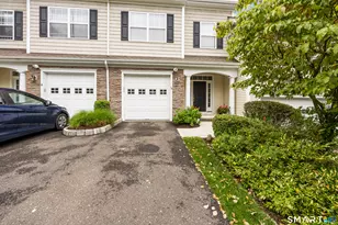 10 Ridgewood Dr, Middlebury, CT 06762 - Photo 1