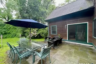 298 Erskine Rd, Stamford, CT 06903 - Photo 15