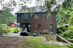 298 Erskine Rd, Stamford, CT 06903 - Photo 5