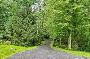 298 Erskine Rd, Stamford, CT 06903 - Photo 19