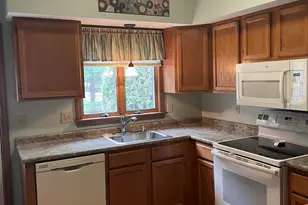 102 N Maple St, Enfield, CT 06082 - Photo 3