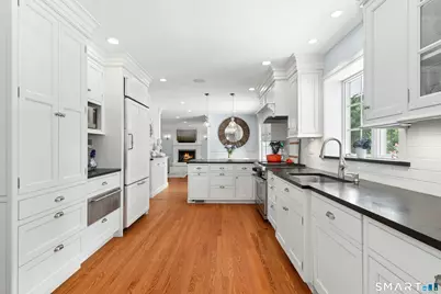 559 Cheese Spring Road, New Canaan, CT 06840 - Photo 11