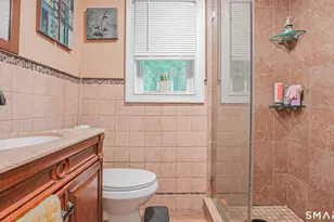 409 Oakville Ave, Waterbury, CT 06708 - Photo 9