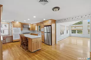 90 Woodland Ave, Bloomfield, CT 06002 - Photo 9