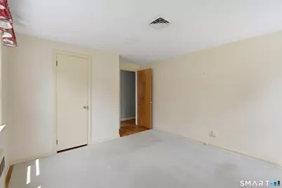 90 Woodland Avenue, Bloomfield, CT 06002 - Photo 15