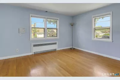 371 Northfield Drive, Bridgeport, CT 06606 - Photo 13