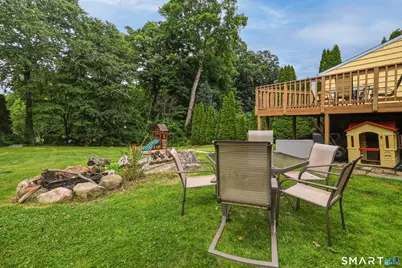18 Leslie Court, Bristol, CT 06010 - Photo 9