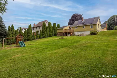 18 Leslie Court, Bristol, CT 06010 - Photo 11