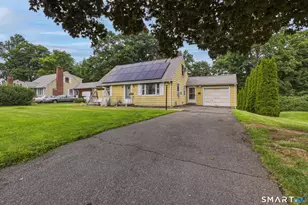 18 Leslie Ct, Bristol, CT 06010 - Photo 3