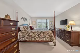 25 Hamden Hills Dr, Hamden, CT 06518 - Photo 13