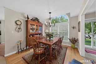 25 Hamden Hills Dr, Hamden, CT 06518 - Photo 9